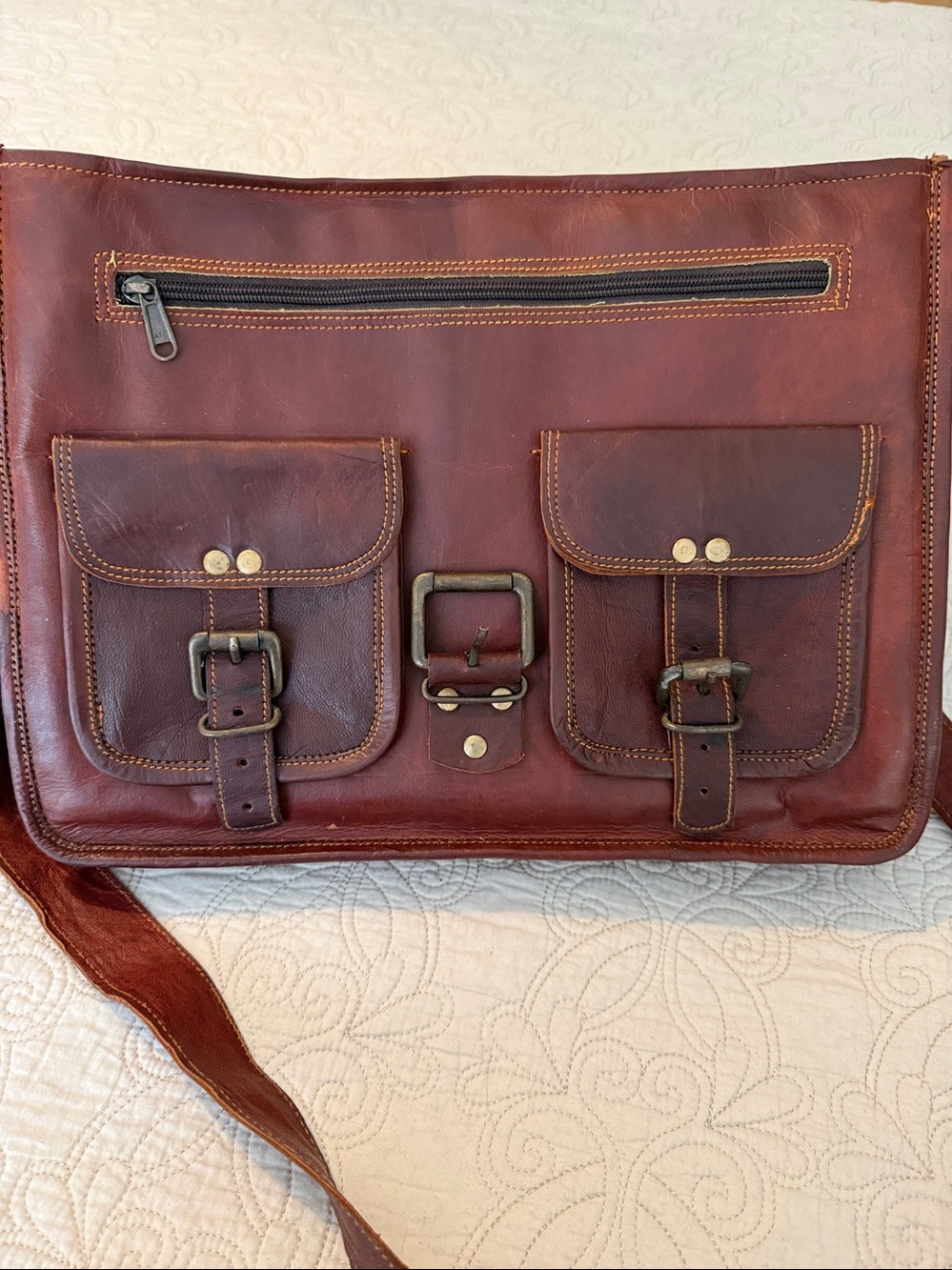 Vintage style Brown faux Leather Messenger Bag - Picture 6 of 11